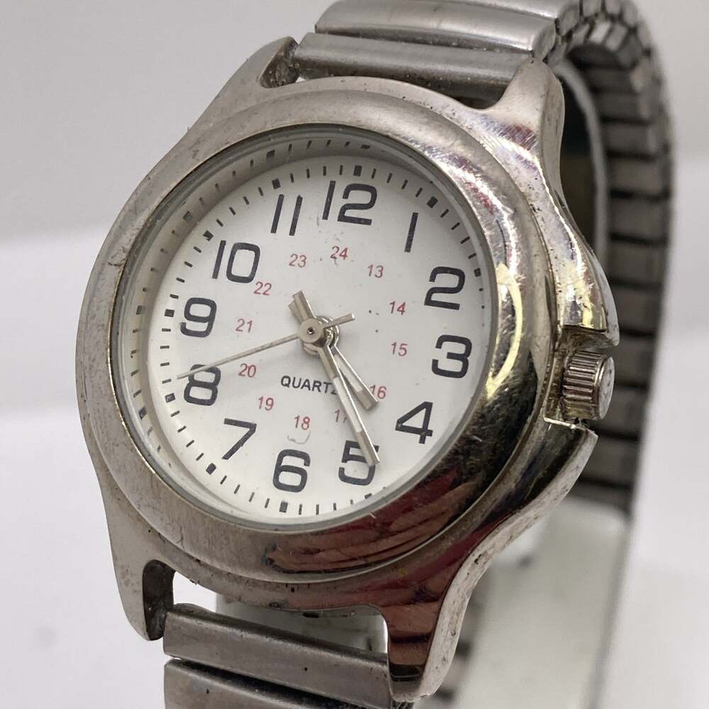 Vintage Womens Silver Tone Quartz Fashion Watch Works New Battery